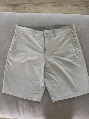 NEW-Kuhl Men's Flat Front Performance Shorts - Light Gray